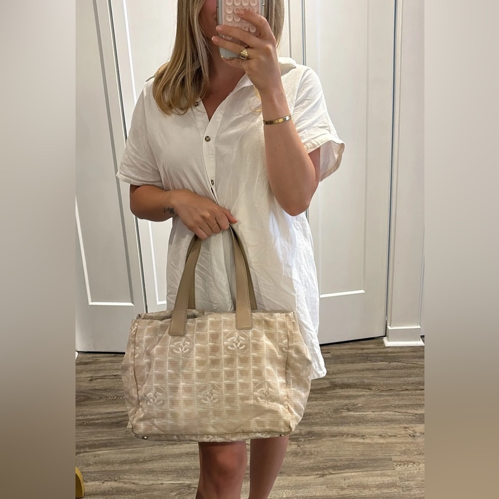 CHANEL VINTAGE TRAVEL LINE TOTE BAG, CREAM